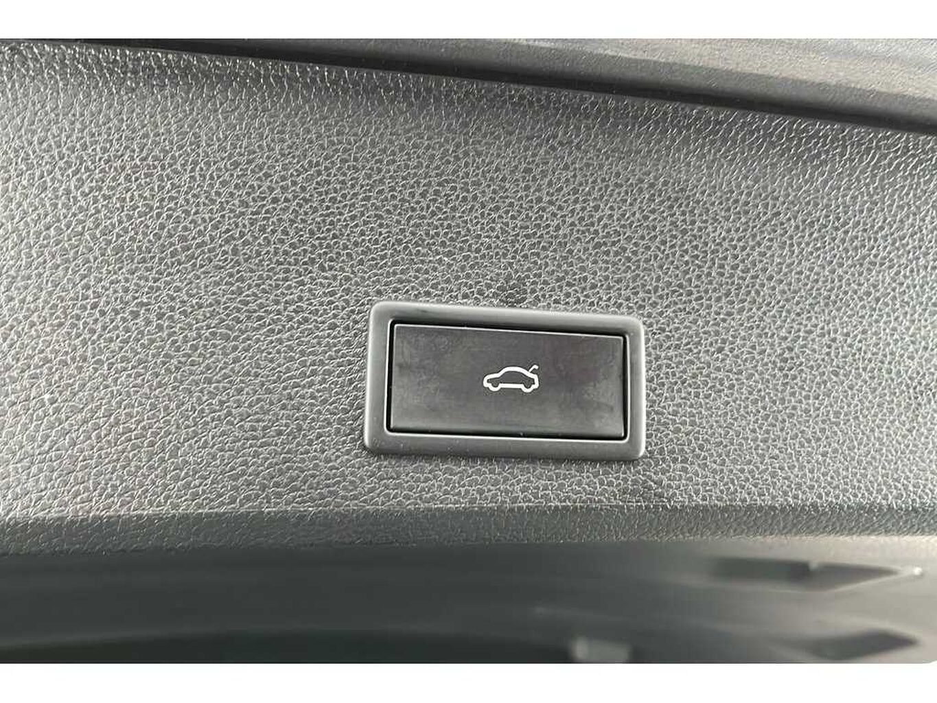 SEAT Ateca FR Black Edition 1.5 EcoTSI Petrol 150 7-speed DSG-auto