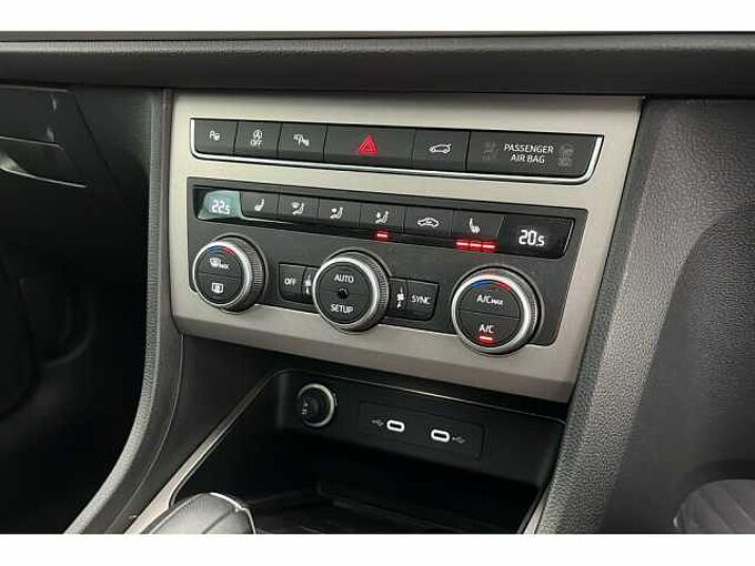 SEAT Ateca XPERIENCE Lux 1.5 EcoTSI Petrol 150 7-speed DSG-auto